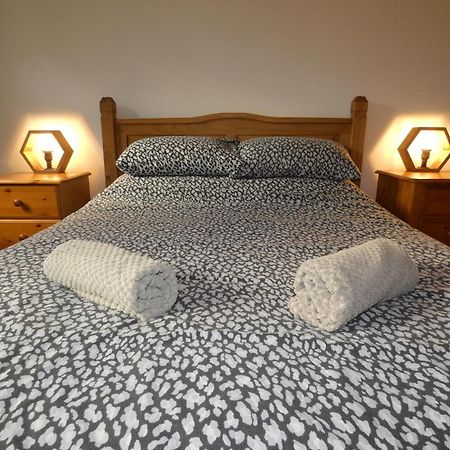 Abergwynant Farm Glamping & Apartments 돌겔라우 외부 사진