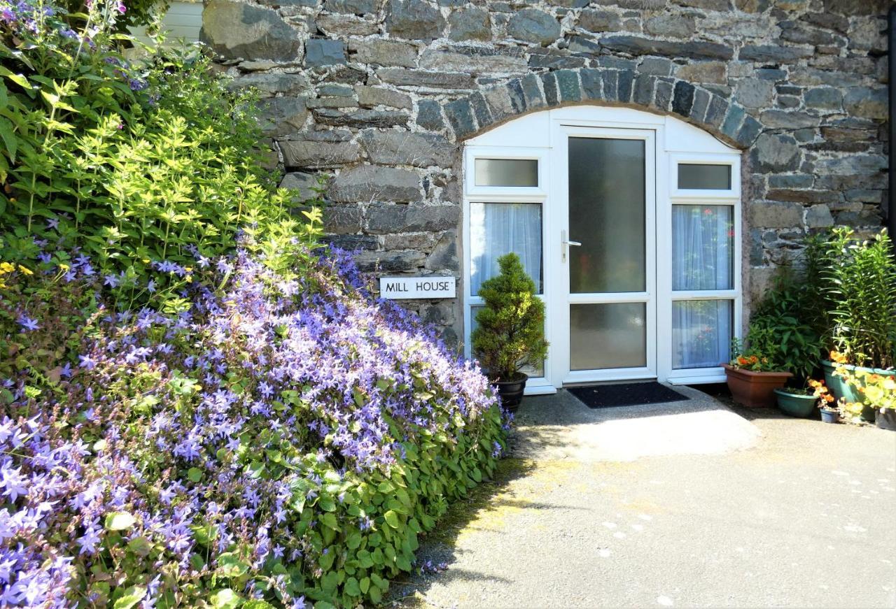 Abergwynant Farm Glamping & Apartments 돌겔라우 외부 사진