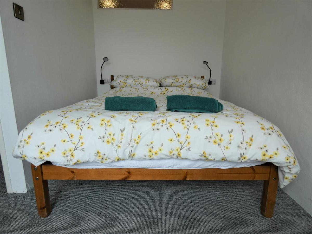 Abergwynant Farm Glamping & Apartments 돌겔라우 외부 사진