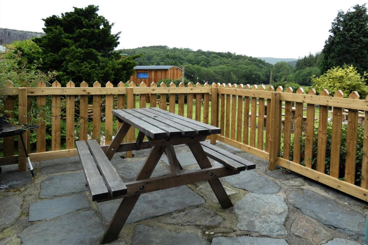 Abergwynant Farm Glamping & Apartments 돌겔라우 외부 사진