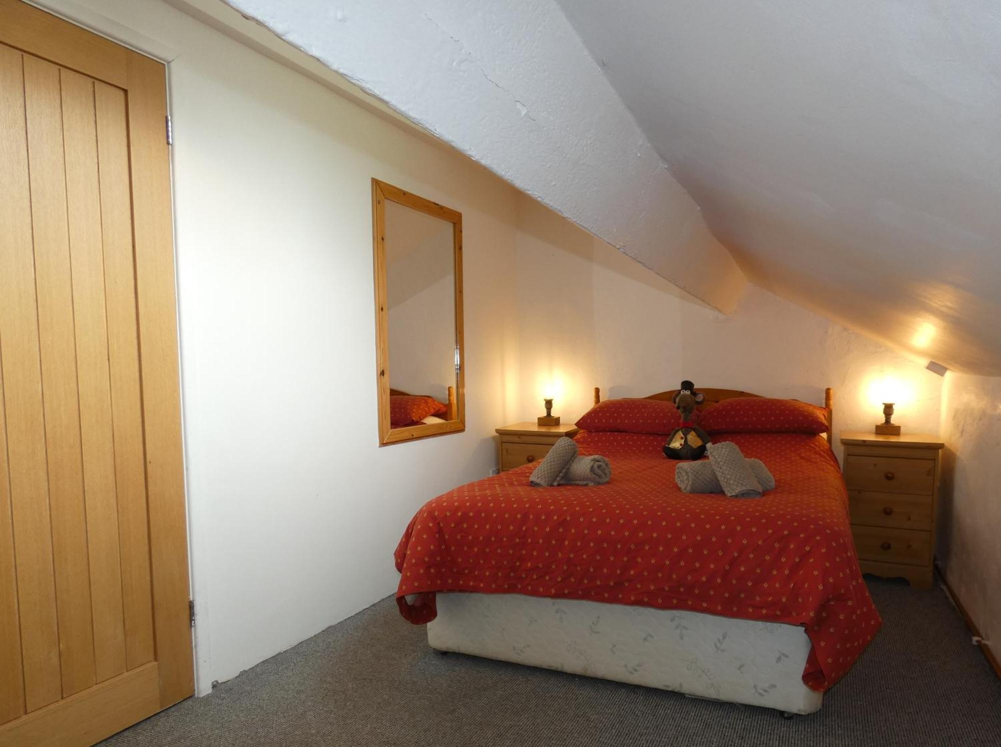 Abergwynant Farm Glamping & Apartments 돌겔라우 외부 사진