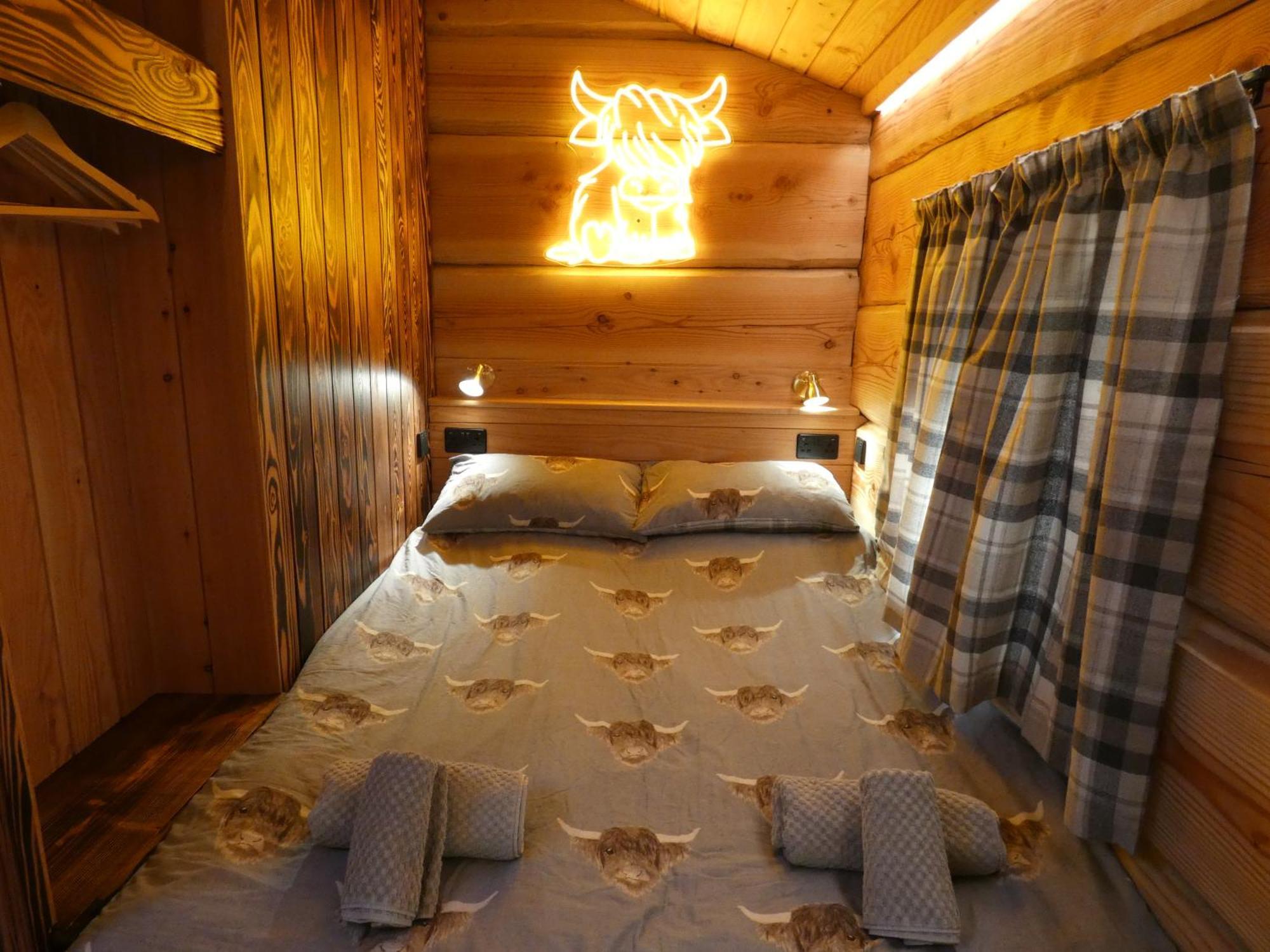 Abergwynant Farm Glamping & Apartments 돌겔라우 외부 사진